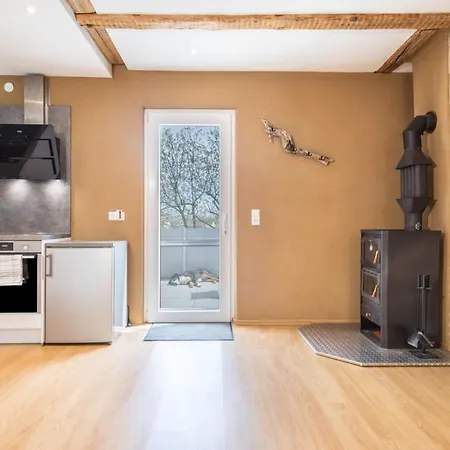 Lang Apartment *